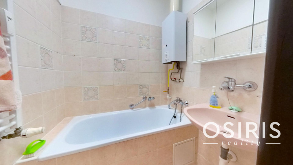 Zariadený 2i byt po čiastočnej rekonštrukcii, balkón, Ivanská cesta, Ružinov