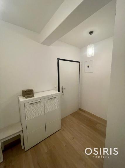 Moderný, kompletne zariadený, 3 izbový byt s krásnou záhradou