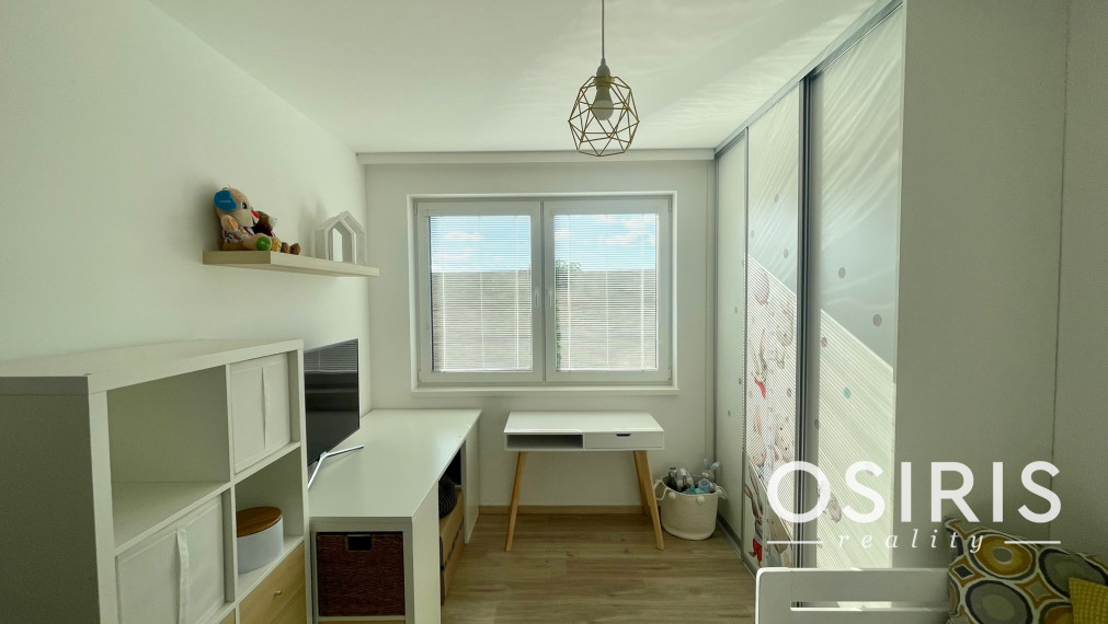 Moderný, kompletne zariadený, 3 izbový byt s krásnou záhradou