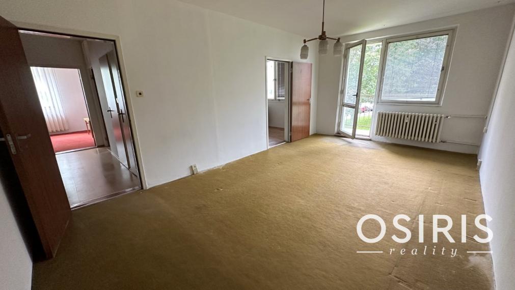 PREDANÝ: 3i byt (72m2) so samostatnými izbami v obľúbenej časti sídliska Mier, ulica Trieda 1. mája, Spišská Nová Ves