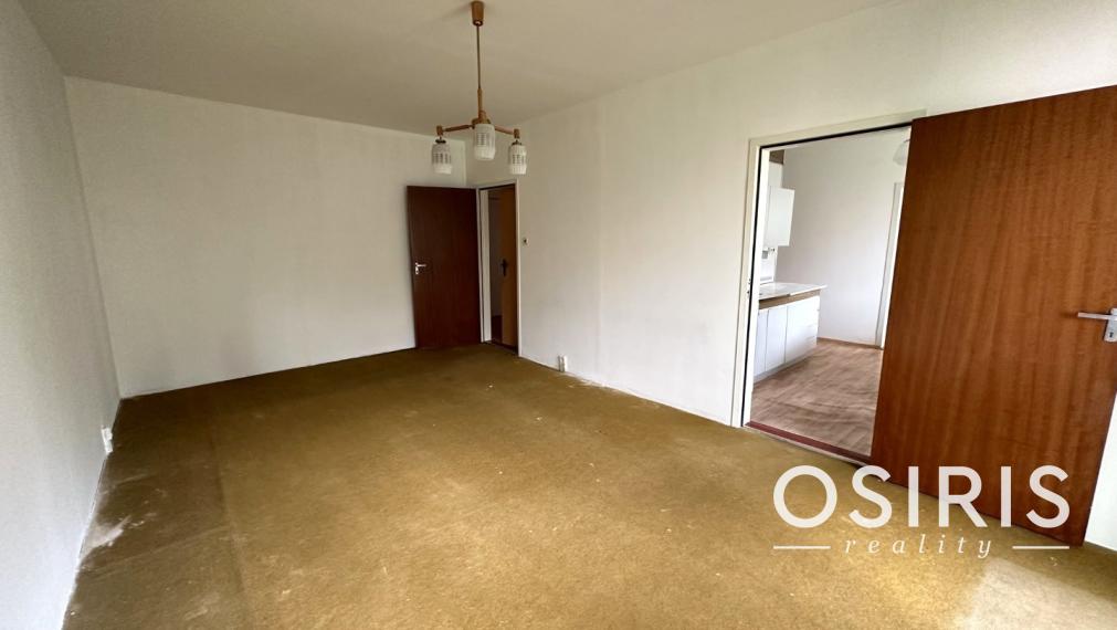 PREDANÝ: 3i byt (72m2) so samostatnými izbami v obľúbenej časti sídliska Mier, ulica Trieda 1. mája, Spišská Nová Ves