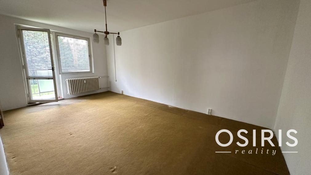 PREDANÝ: 3i byt (72m2) so samostatnými izbami v obľúbenej časti sídliska Mier, ulica Trieda 1. mája, Spišská Nová Ves