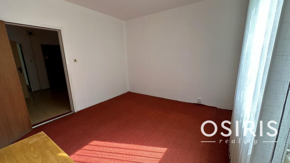 PREDANÝ: 3i byt (72m2) so samostatnými izbami v obľúbenej časti sídliska Mier, ulica Trieda 1. mája, Spišská Nová Ves