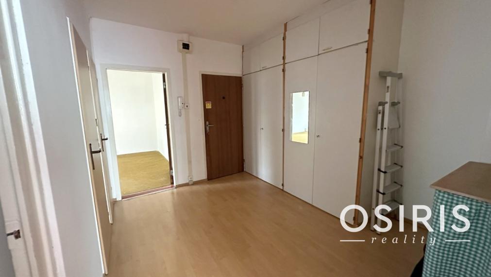 PREDANÝ: 3i byt (72m2) so samostatnými izbami v obľúbenej časti sídliska Mier, ulica Trieda 1. mája, Spišská Nová Ves