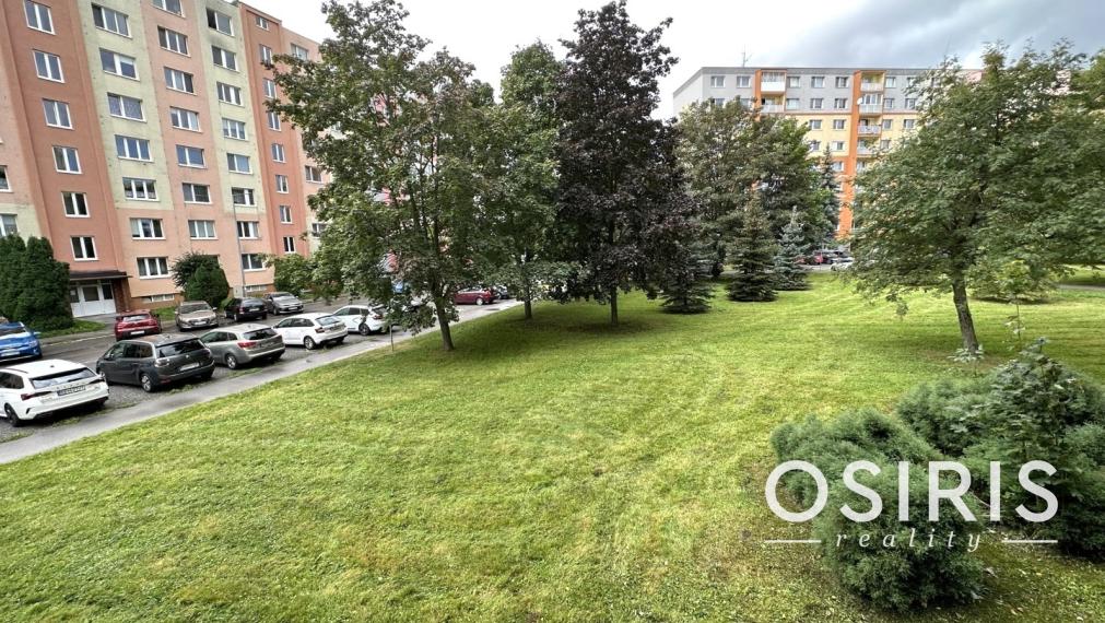 PREDANÝ: 3i byt (72m2) so samostatnými izbami v obľúbenej časti sídliska Mier, ulica Trieda 1. mája, Spišská Nová Ves