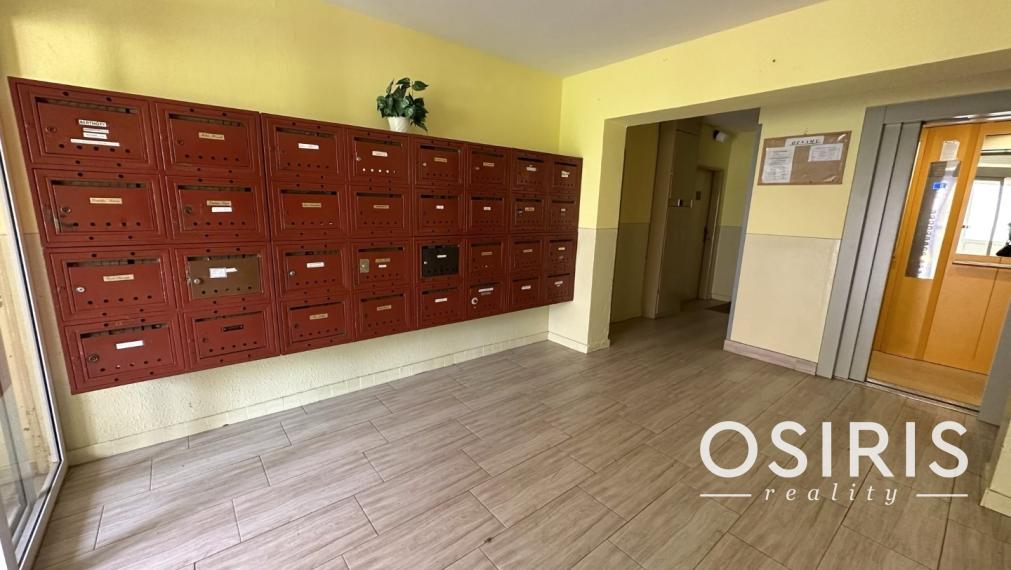 PREDANÝ: 3i byt (72m2) so samostatnými izbami v obľúbenej časti sídliska Mier, ulica Trieda 1. mája, Spišská Nová Ves