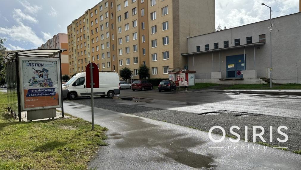 PREDANÝ: 3i byt (72m2) so samostatnými izbami v obľúbenej časti sídliska Mier, ulica Trieda 1. mája, Spišská Nová Ves