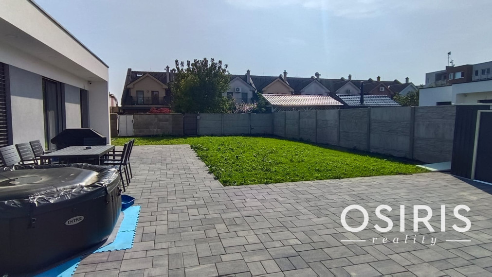 Klimatizovaný dovolenkový apartmánový dom s vírivkou