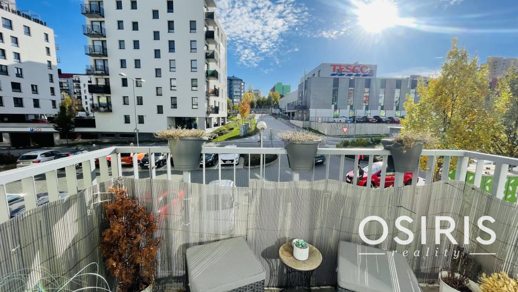 ODPORÚČAM: IDEÁLNE PRE RODINY, zariadený 3 izb. byt v novostavbe, balkón, Pri Hrubej lúke, Dúbravka