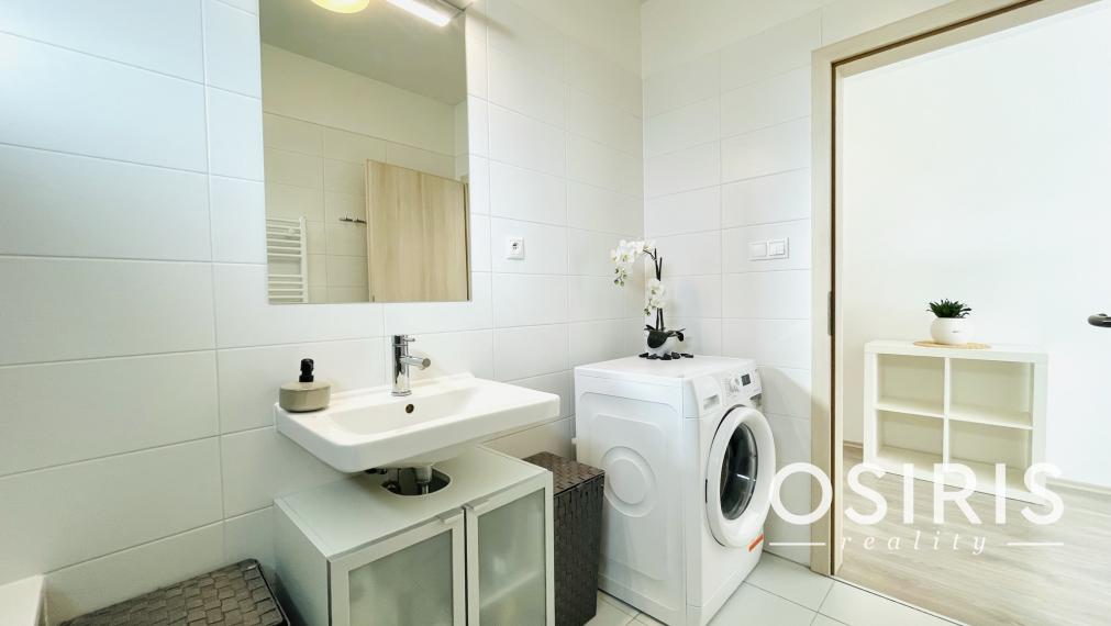 ODPORÚČAM: IDEÁLNE PRE RODINY, zariadený 3 izb. byt v novostavbe, balkón, Pri Hrubej lúke, Dúbravka