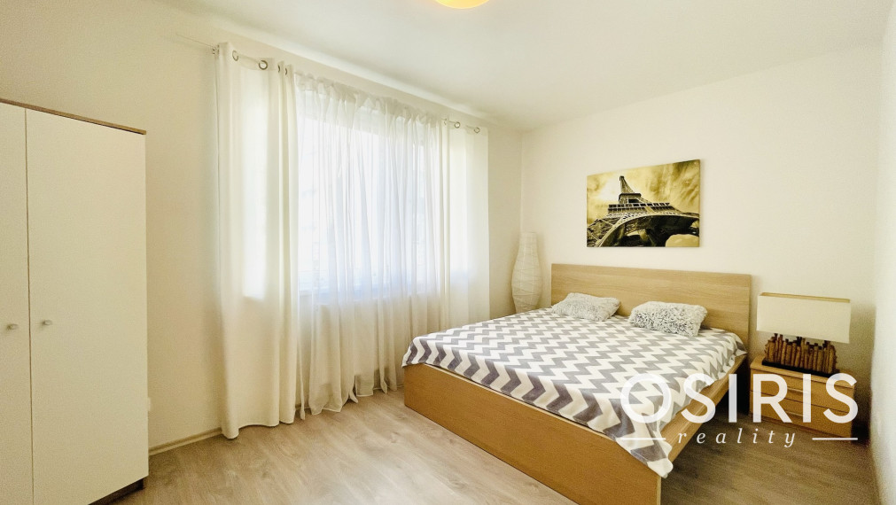 ODPORÚČAM: IDEÁLNE PRE RODINY, zariadený 3 izb. byt v novostavbe, balkón, Pri Hrubej lúke, Dúbravka