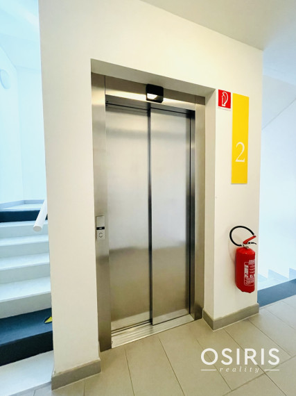 ODPORÚČAM: IDEÁLNE PRE RODINY, zariadený 3 izb. byt v novostavbe, balkón, Pri Hrubej lúke, Dúbravka