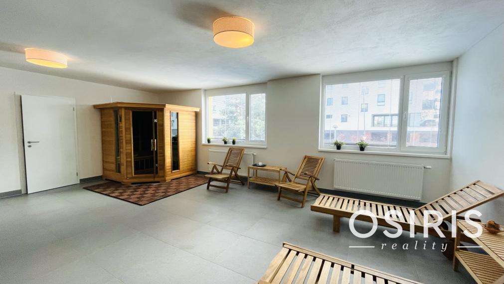 ODPORÚČAM: IDEÁLNE PRE RODINY, zariadený 3 izb. byt v novostavbe, balkón, Pri Hrubej lúke, Dúbravka