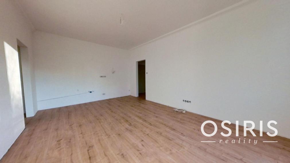 3i byt s balkónom, po kompletnej rekonštrukcii z r. 2023, Narcisová ul