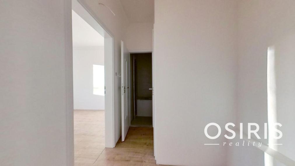 3i byt s balkónom, po kompletnej rekonštrukcii z r. 2023, Narcisová ul