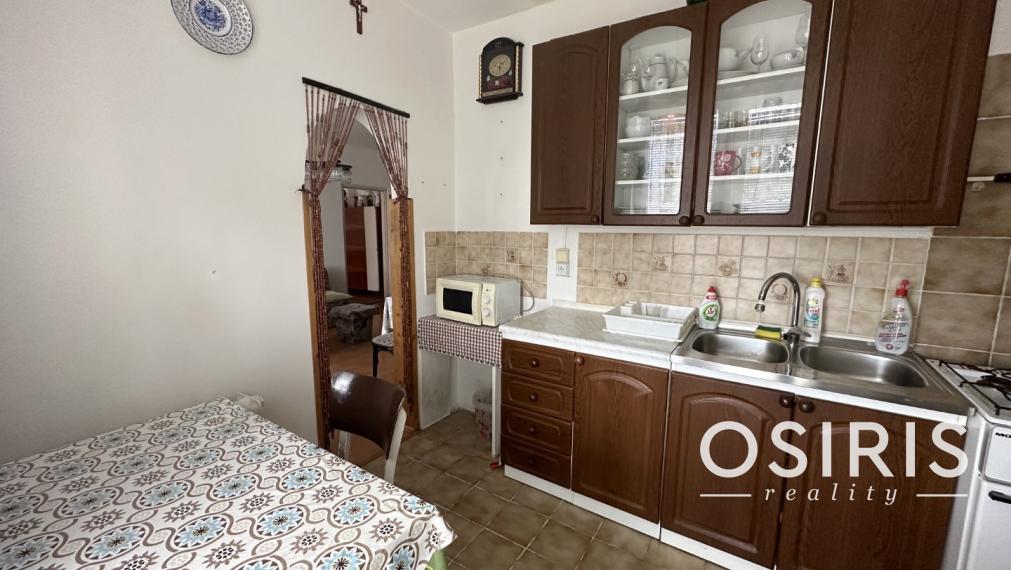 Zariadený, čiastočne zrekonštruovaný 2i byt v tesnej blízkosti jazera Štrkovec, Ružinov