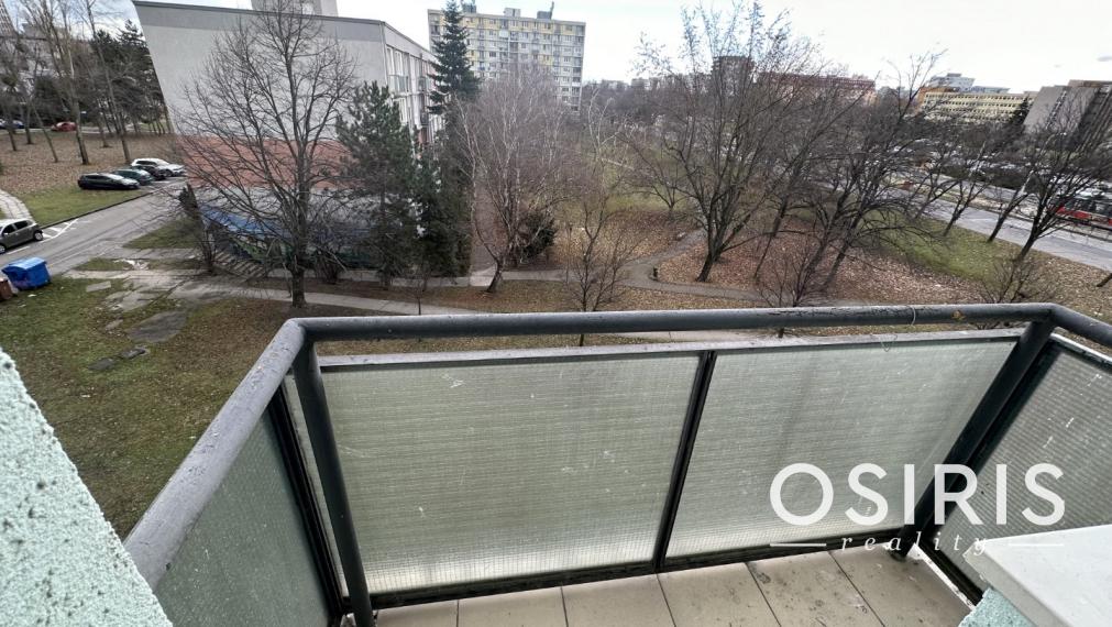 Zariadený, čiastočne zrekonštruovaný 2i byt v tesnej blízkosti jazera Štrkovec, Ružinov