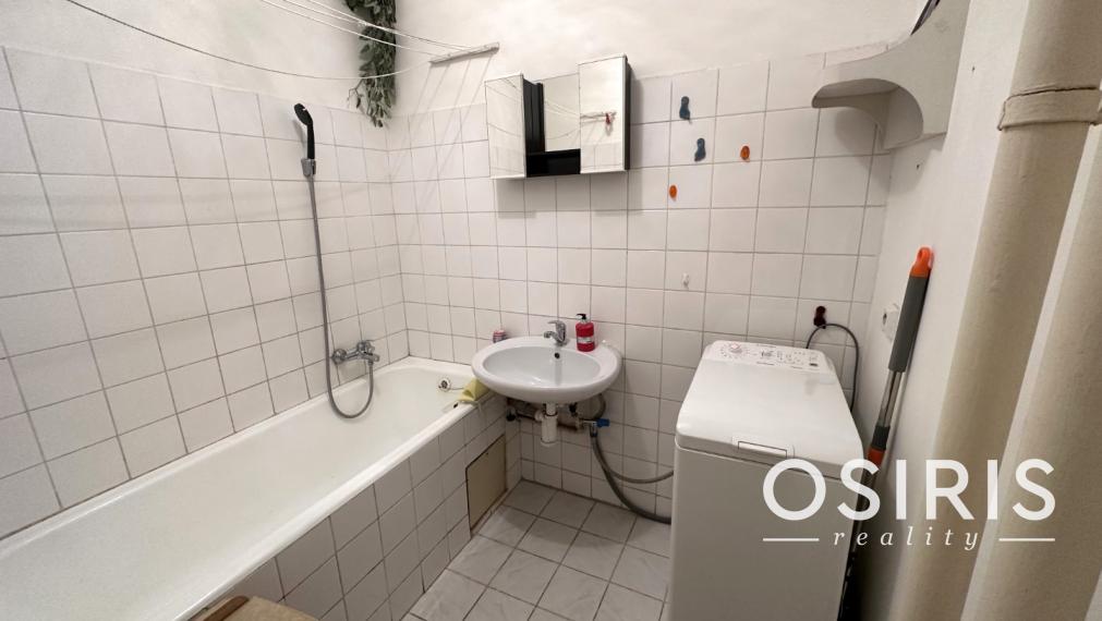 Zariadený, čiastočne zrekonštruovaný 2i byt v tesnej blízkosti jazera Štrkovec, Ružinov