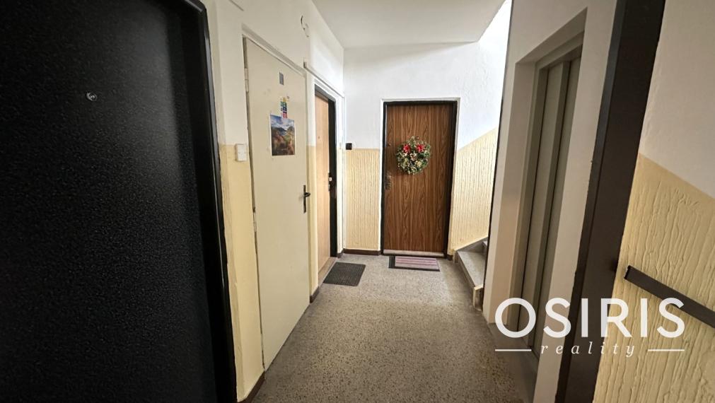 Zariadený, čiastočne zrekonštruovaný 2i byt v tesnej blízkosti jazera Štrkovec, Ružinov