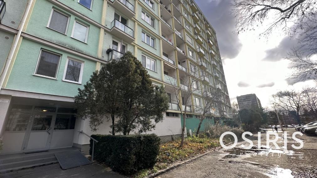 Zariadený, čiastočne zrekonštruovaný 2i byt v tesnej blízkosti jazera Štrkovec, Ružinov