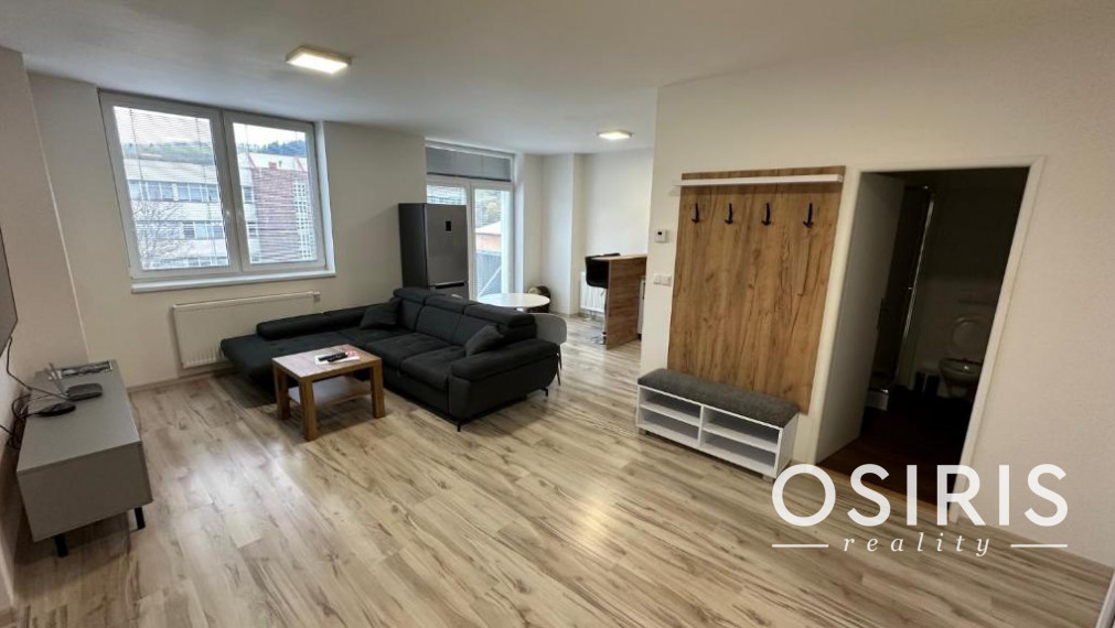 Moderný a pohodlný dvojizbový byt v novostavbe z r. 2023, parkovacie miesto