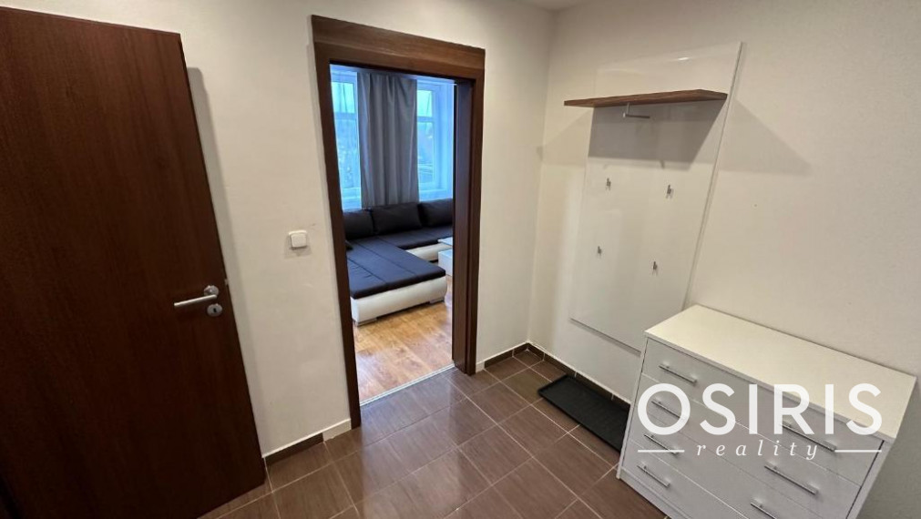 Zariadený 2i byt po rekonštrukcii z r. 2020, balkón, parkovanie