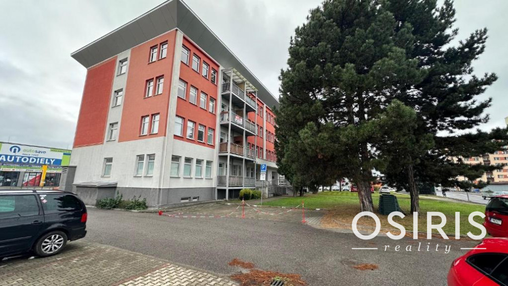 Zariadený 2i byt po rekonštrukcii z r. 2020, balkón, parkovanie