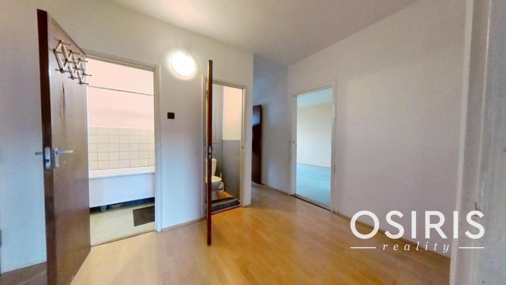 4 izbový byt s loggiou, po čiastočnej rekonštrukcii, Homolova ul.