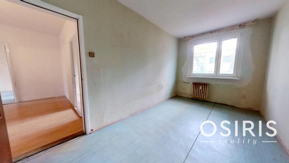 4 izbový byt s loggiou, po čiastočnej rekonštrukcii, Homolova ul.