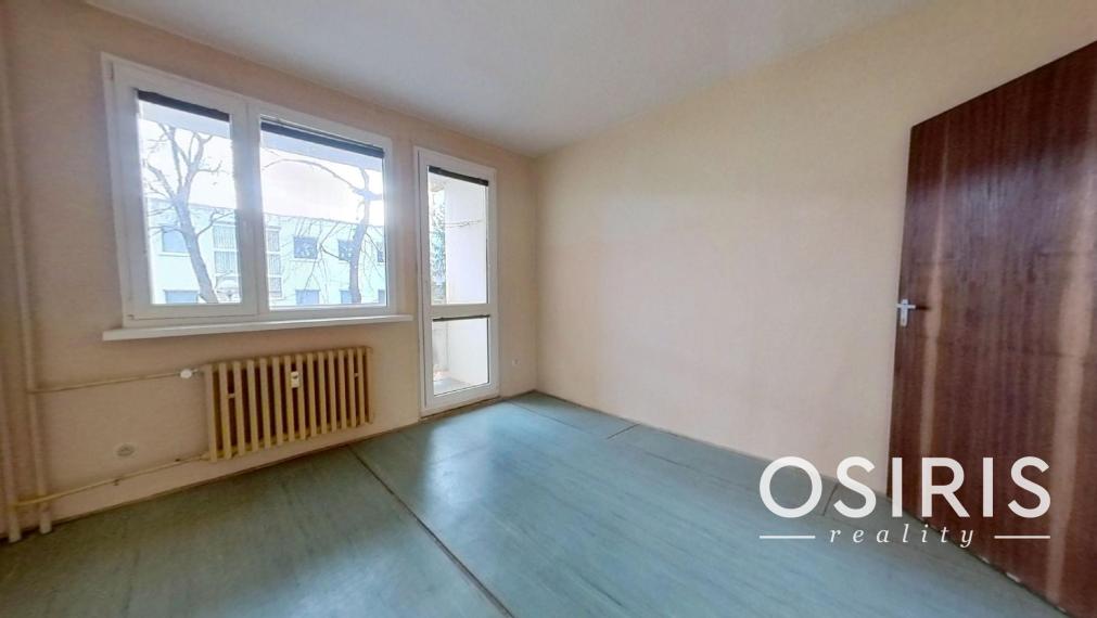 4 izbový byt s loggiou, po čiastočnej rekonštrukcii, Homolova ul.