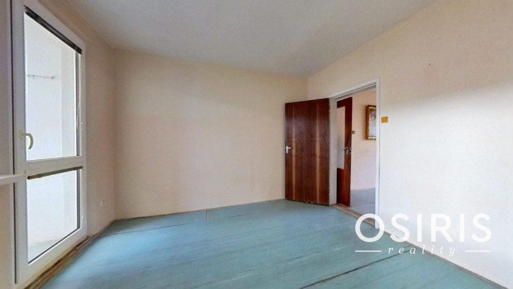 4 izbový byt s loggiou, po čiastočnej rekonštrukcii, Homolova ul.