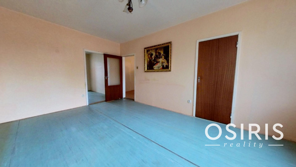 4 izbový byt s loggiou, po čiastočnej rekonštrukcii, Homolova ul.