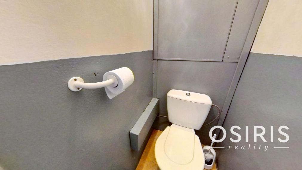 4 izbový byt s loggiou, po čiastočnej rekonštrukcii, Homolova ul.