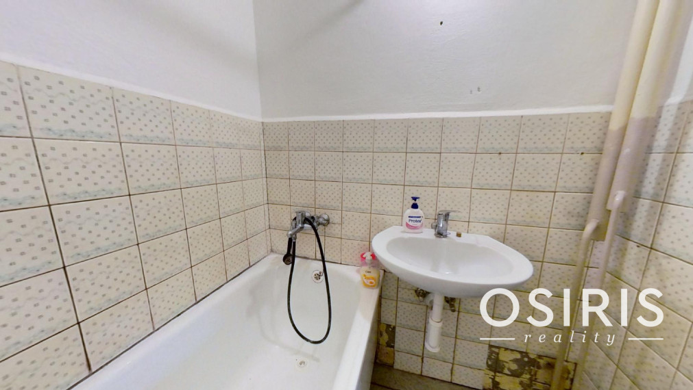 4 izbový byt s loggiou, po čiastočnej rekonštrukcii, Homolova ul.