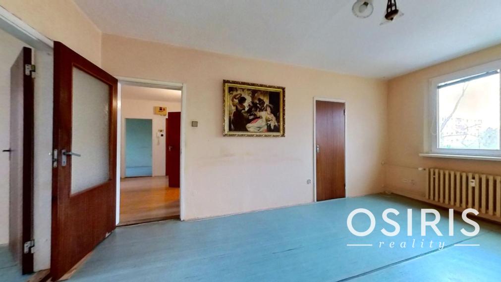 4 izbový byt s loggiou, po čiastočnej rekonštrukcii, Homolova ul.