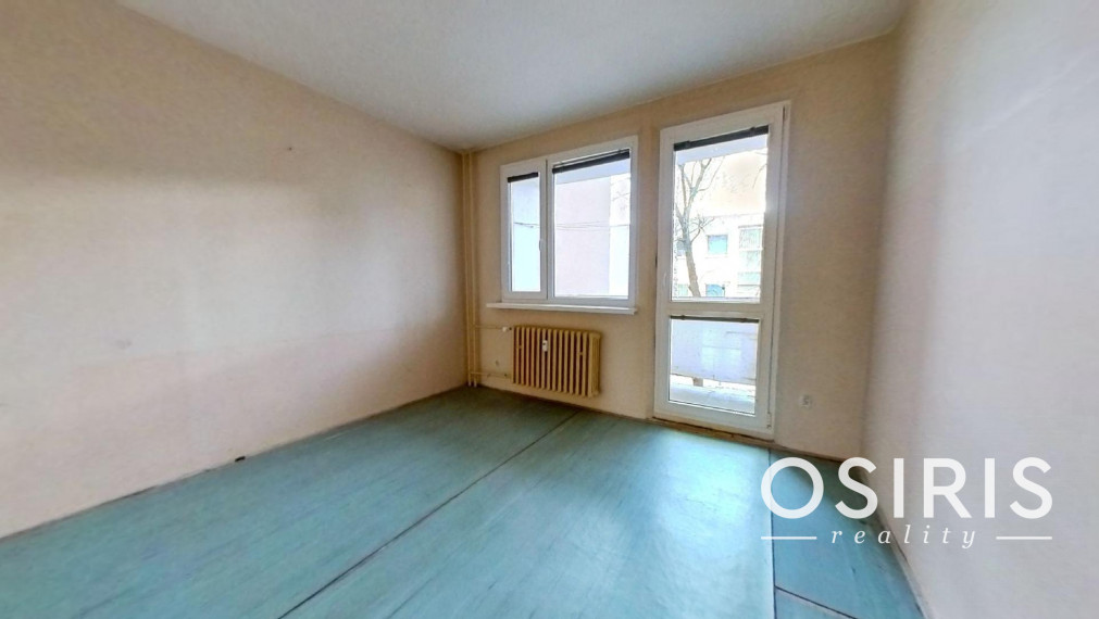 4 izbový byt s loggiou, po čiastočnej rekonštrukcii, Homolova ul.