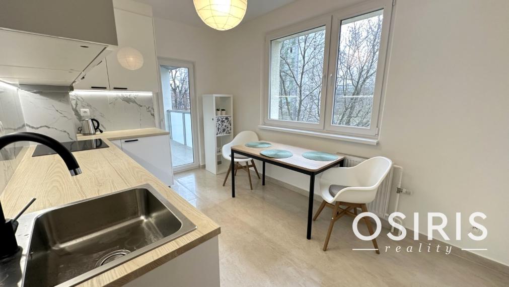 Kompletne zrekonštruovaný 3i byt s veľkou loggiou a pivnicou, Vilová ulica, Bratislava - Petržalka