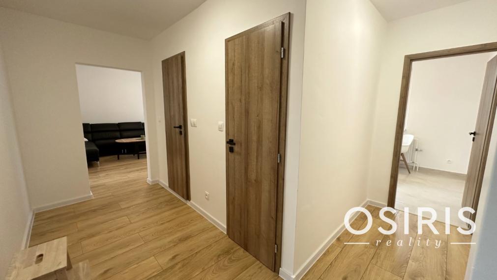 Kompletne zrekonštruovaný 3i byt s veľkou loggiou a pivnicou, Vilová ulica, Bratislava - Petržalka