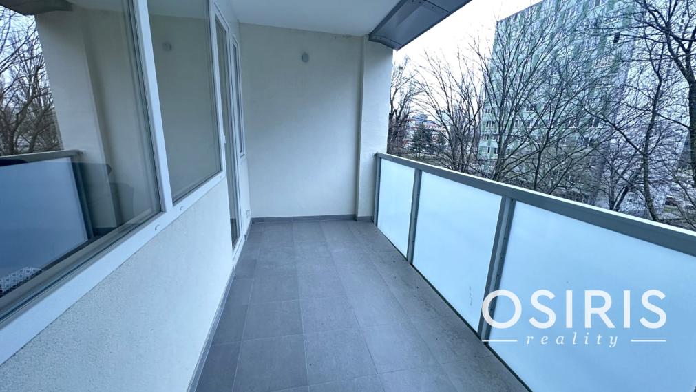 Kompletne zrekonštruovaný 3i byt s veľkou loggiou a pivnicou, Vilová ulica, Bratislava - Petržalka