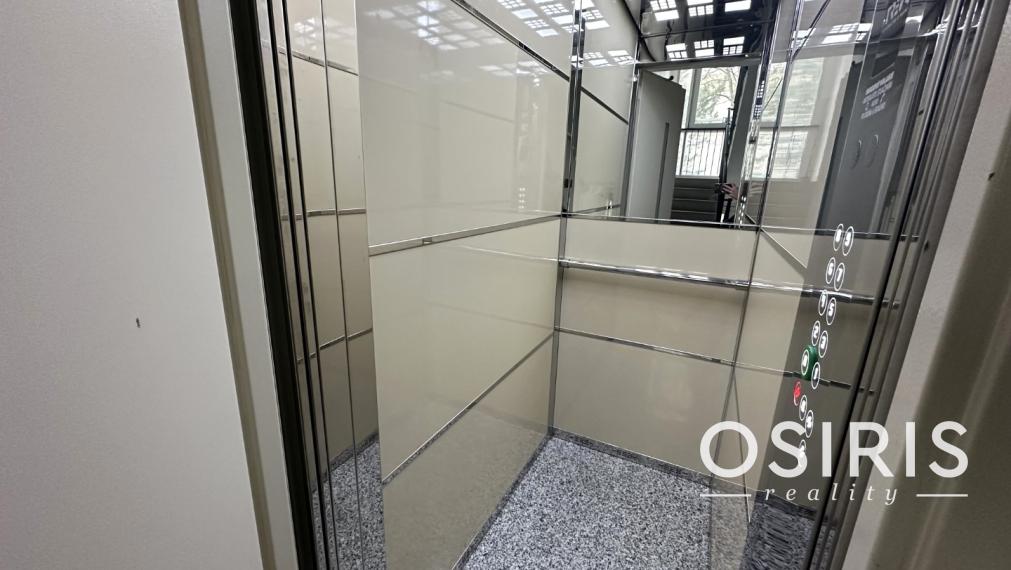 Kompletne zrekonštruovaný 3i byt s veľkou loggiou a pivnicou, Vilová ulica, Bratislava - Petržalka