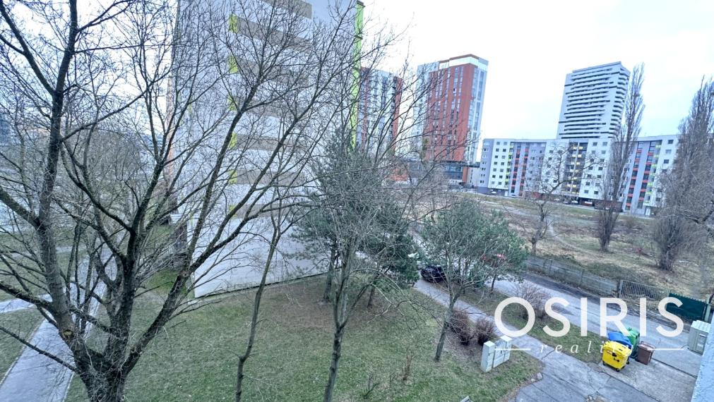 Kompletne zrekonštruovaný 3i byt s veľkou loggiou a pivnicou, Vilová ulica, Bratislava - Petržalka