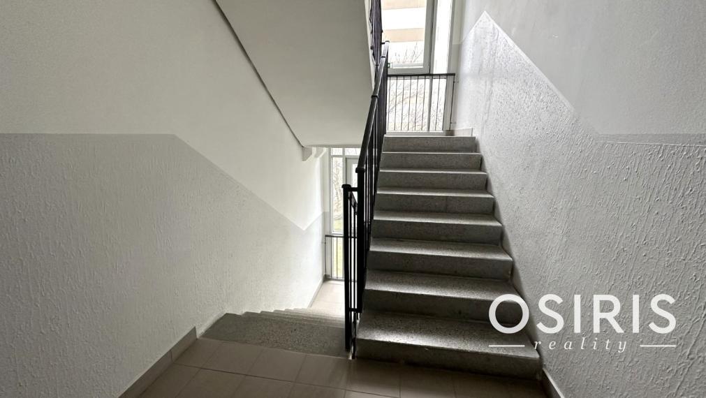 Kompletne zrekonštruovaný 3i byt s veľkou loggiou a pivnicou, Vilová ulica, Bratislava - Petržalka