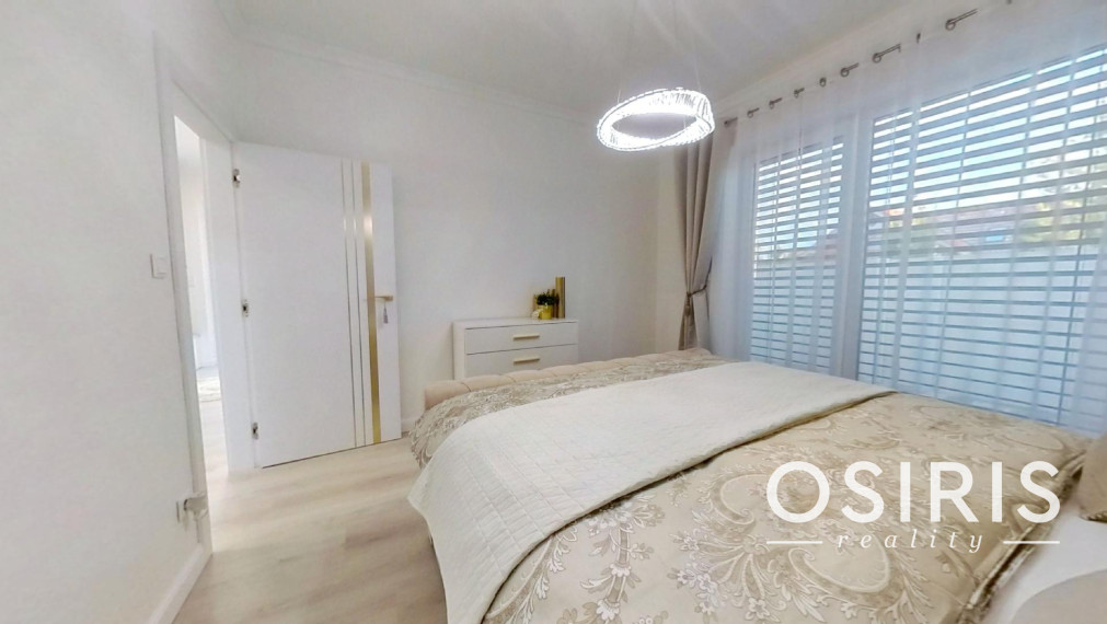 Klimatizovaný 4i rodinný dom, zariadený dizajnérom, altánok, 2x parkovanie na pozemku, novostavba 2023