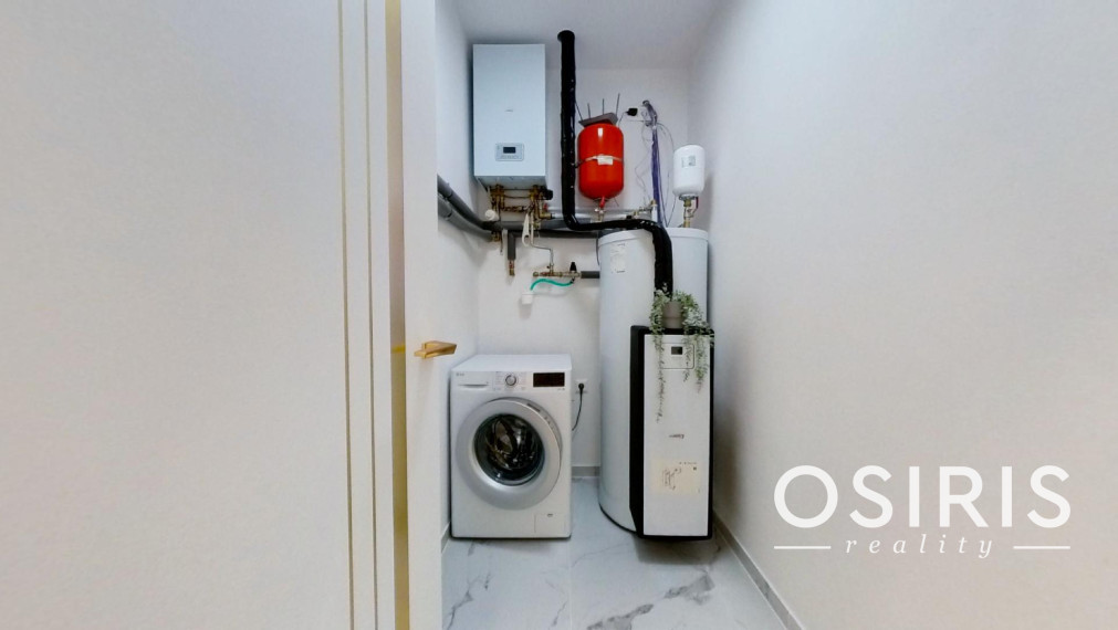 Klimatizovaný 4i rodinný dom, zariadený dizajnérom, altánok, 2x parkovanie na pozemku, novostavba 2023