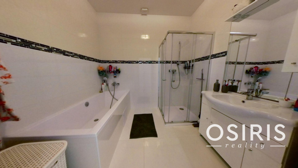 Zariadený 4i rodinný dom, 2x parkovanie na pozemku, novostavba 2019