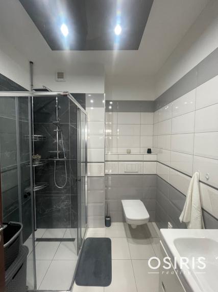 Výhodná ponuka! Kompletne zariadený 2 izb. byt s parkovacím miestom a pivničnou kobkou v cene