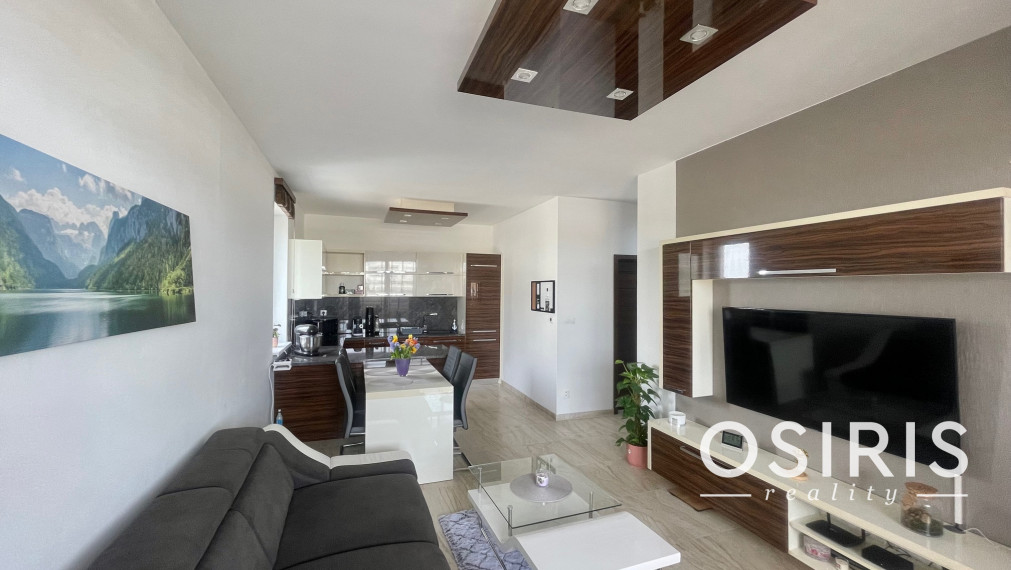 Výhodná ponuka! Kompletne zariadený 2 izb. byt s parkovacím miestom a pivničnou kobkou v cene