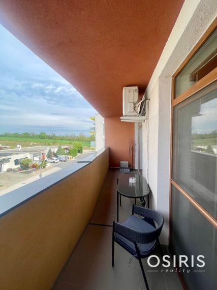 Výhodná ponuka! Kompletne zariadený 2 izb. byt s parkovacím miestom a pivničnou kobkou v cene