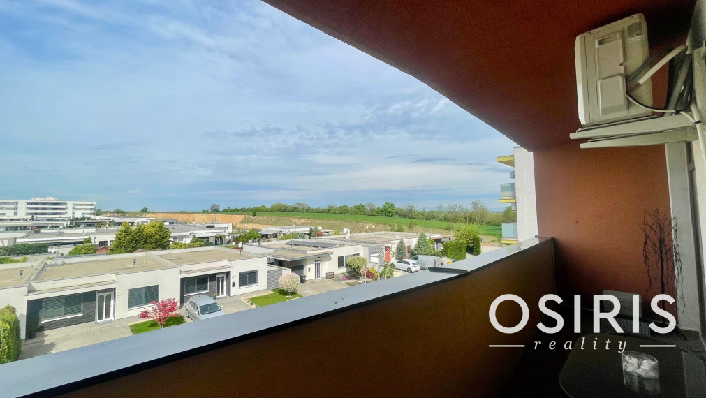 Výhodná ponuka! Kompletne zariadený 2 izb. byt s parkovacím miestom a pivničnou kobkou v cene