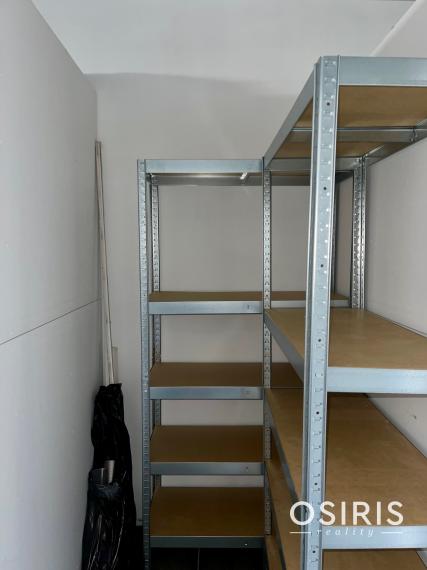 Výhodná ponuka! Kompletne zariadený 2 izb. byt s parkovacím miestom a pivničnou kobkou v cene